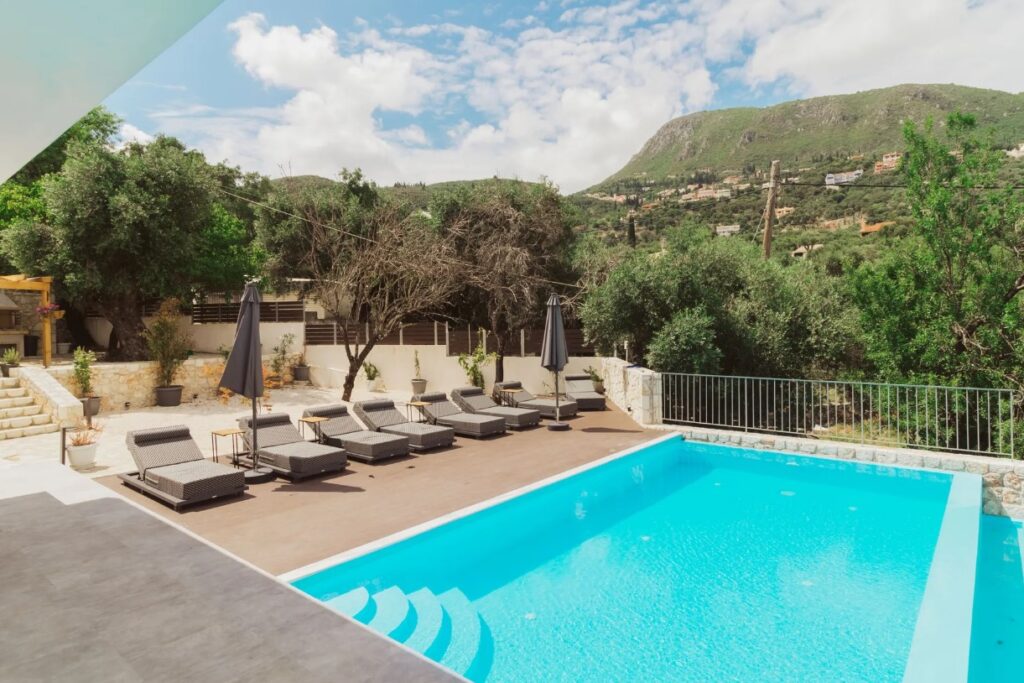 Exclusive Brand New 5 Bedroom Villa Beside Barbati (3)