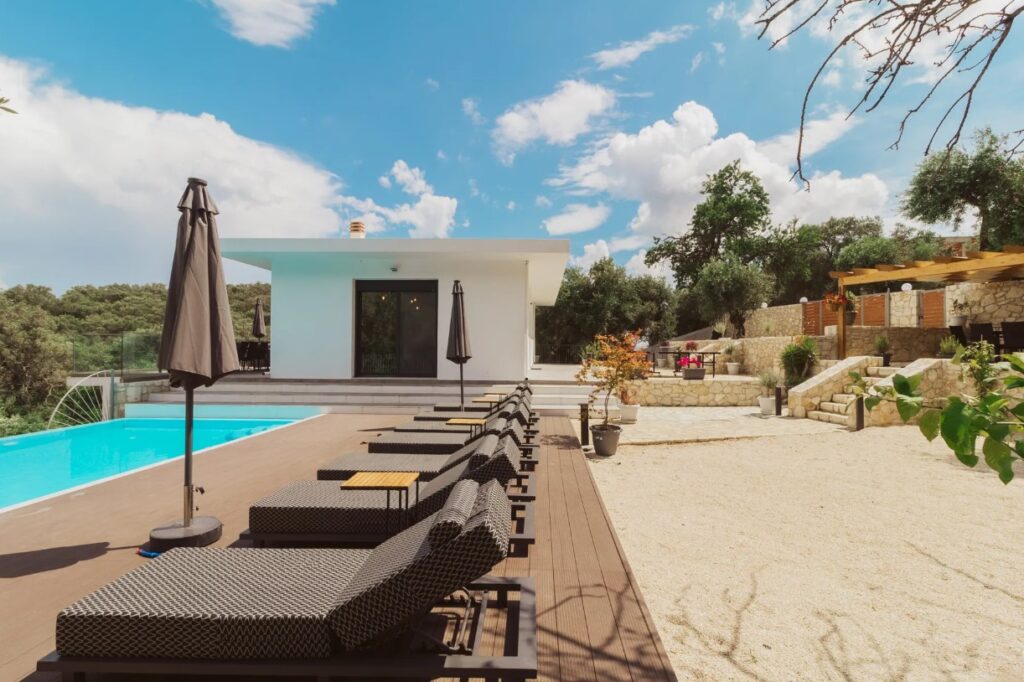 Exclusive Brand New 5 Bedroom Villa Beside Barbati (5)