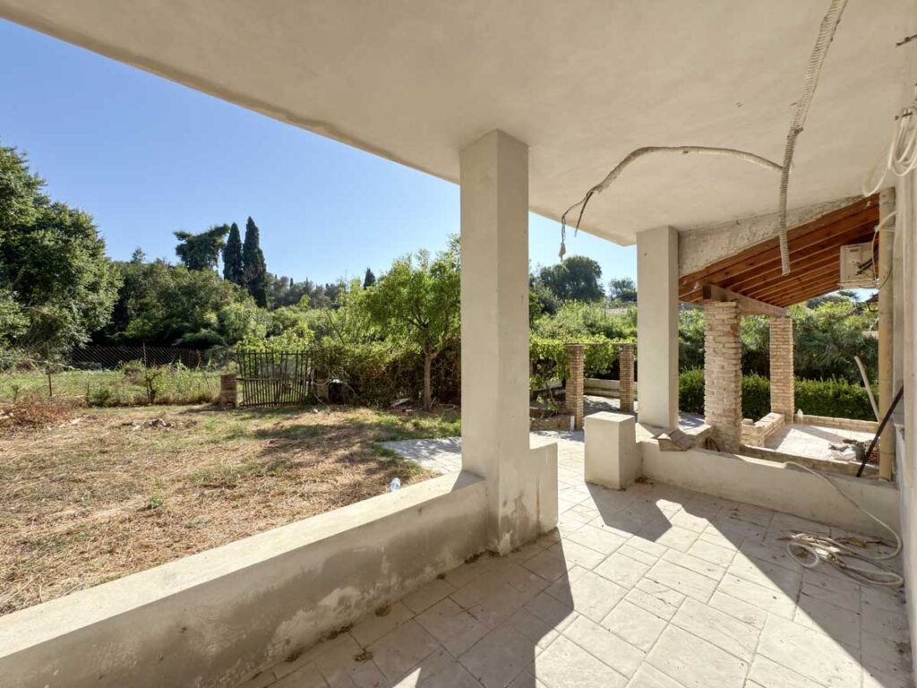 Exclusive Full Building with Development Potential for Sale in Mandouki, Corfu Town (28)
