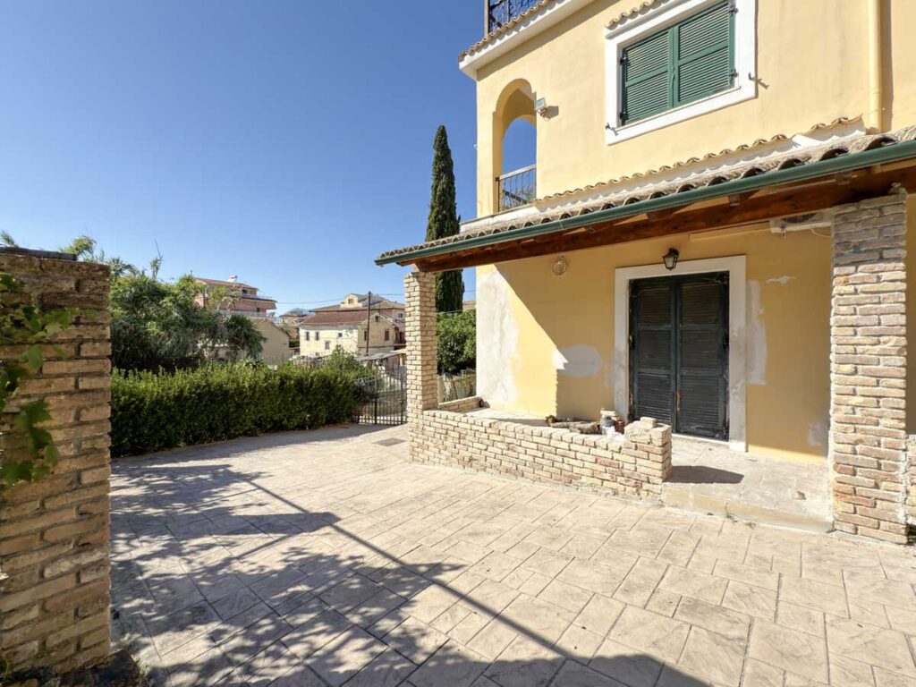 Exclusive Full Building with Development Potential for Sale in Mandouki, Corfu Town (29)