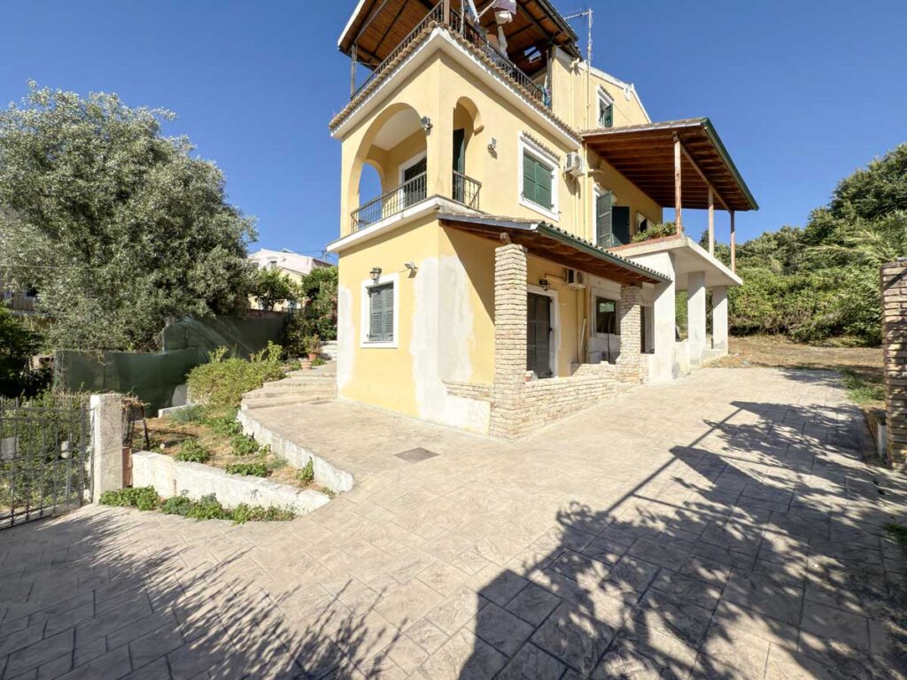 Exclusive Full Building with Development Potential for Sale in Mandouki, Corfu Town (33)