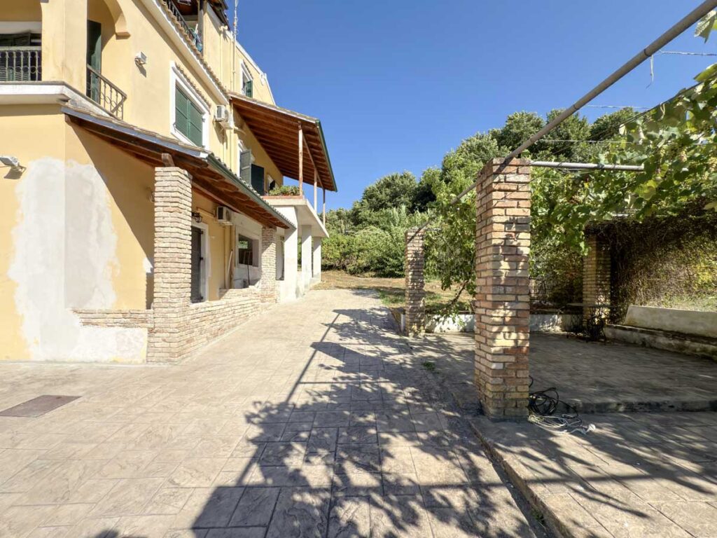 Exclusive Full Building with Development Potential for Sale in Mandouki, Corfu Town (34)