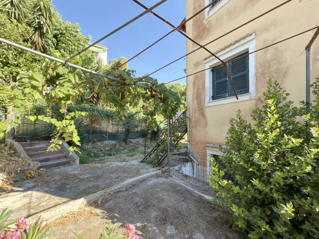 Exclusive Full Building with Development Potential for Sale in Mandouki, Corfu Town (35)