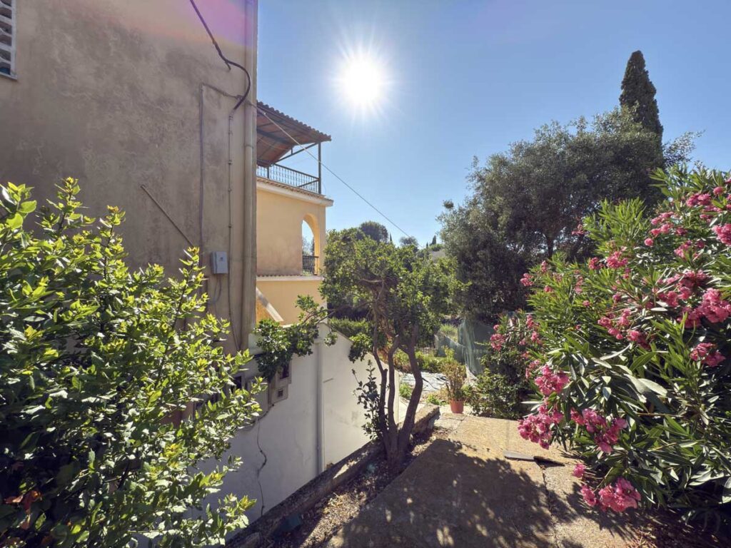 Exclusive Full Building with Development Potential for Sale in Mandouki, Corfu Town (36)