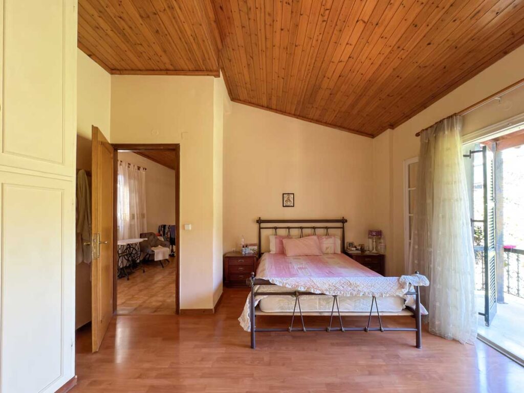 Exclusive Full Building with Development Potential for Sale in Mandouki, Corfu Town (37)