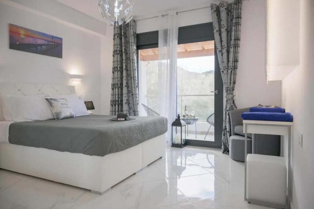 Five Bedroom Seaside Villa with Heated Pool for Sale in Melitieioi, Corfu (19)