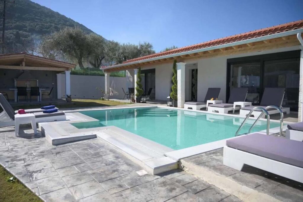 Five Bedroom Seaside Villa with Heated Pool for Sale in Melitieioi, Corfu (3)