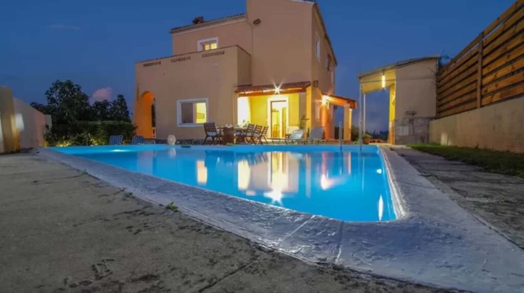 Five Bedroom Villa with Pool and Jacuzzi for Sale in Afra, Central Corfu (12) 1