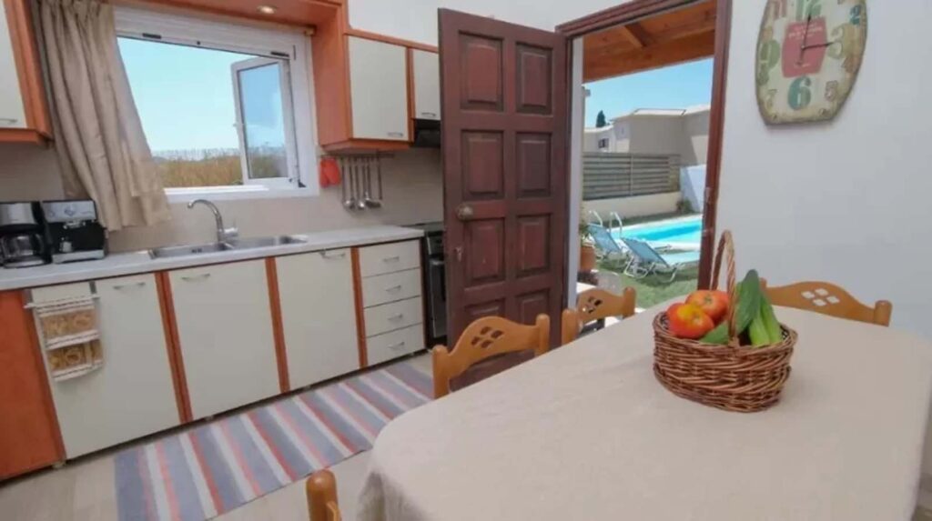 Five Bedroom Villa with Pool and Jacuzzi for Sale in Afra, Central Corfu (1) 1