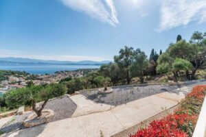 Four Bedroom Luxury Villa with Infinity Pool and Panoramic Sea Views for Sale in Kassiopi, North East Corfu (31)