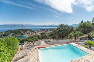 Four Bedroom Luxury Villa with Infinity Pool and Panoramic Sea Views for Sale in Kassiopi, North East Corfu (33)
