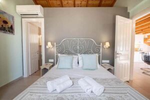 Four Bedroom Luxury Villa with Infinity Pool and Panoramic Sea Views for Sale in Kassiopi, North East Corfu (37)