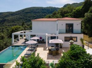 Four Bedroom Luxury Villa with Infinity Pool and Panoramic Views for Sale in Doukades, West Corfu (11)