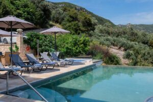 Four Bedroom Luxury Villa with Infinity Pool and Panoramic Views for Sale in Doukades, West Corfu (24)