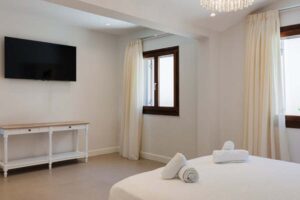 Four Bedroom Luxury Villa with Pool for Sale in Kynopiastes, West Corfu (11)