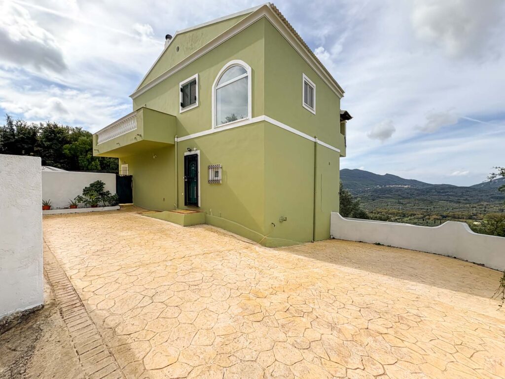 Four Bedroom Modern Villa with Infinity Pool for Sale in Messoghi, Corfu (17)