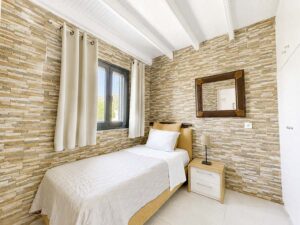 Four Bedroom Villa with Guest Cottage and Pool for Sale in North East Corfu (10)