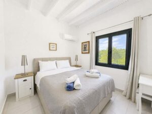 Four Bedroom Villa with Guest Cottage and Pool for Sale in North East Corfu (8)