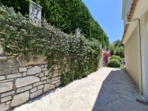Four Bedroom Villa with Large Pool and Sea Views for Sale in Central Kassiopi, North East Corfu (10)