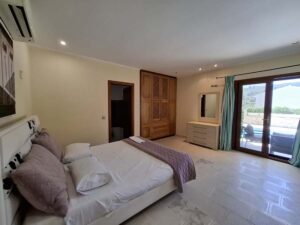 Four Bedroom Villa with Large Pool and Sea Views for Sale in Central Kassiopi, North East Corfu (13)