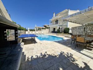 Four Bedroom Villa with Large Pool and Sea Views for Sale in Central Kassiopi, North East Corfu (40)