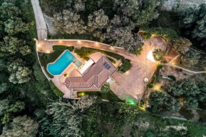 Four Bedroom Villa with Pool, Elevator and Separate Apartment for Sale in Viros, Central Corfu (10)