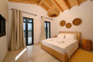Four Bedroom Villa with Pool and Mountain Views for Sale in Moraitika, South Corfu (10)