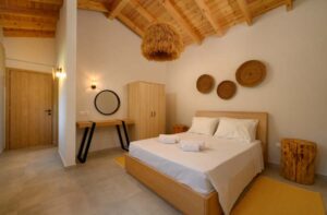 Four Bedroom Villa with Pool and Mountain Views for Sale in Moraitika, South Corfu (7)