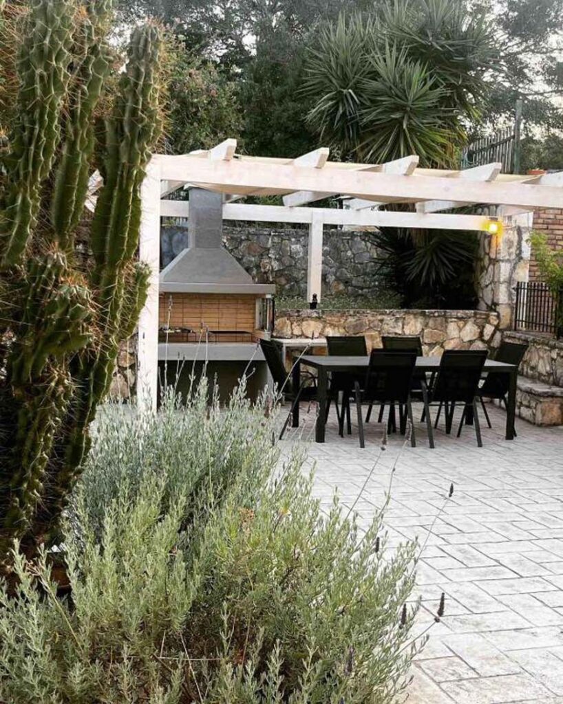 Four Bedroom Villa with Pool for Sale near Vlacherna, Corfu Town (27) 1