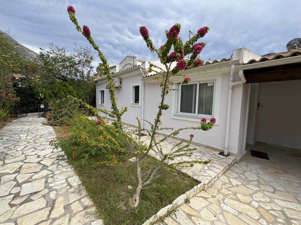 Modern Four Bedroom Villa with Guest Studio and Pool for Sale in Barbati, North East Corfu (2)