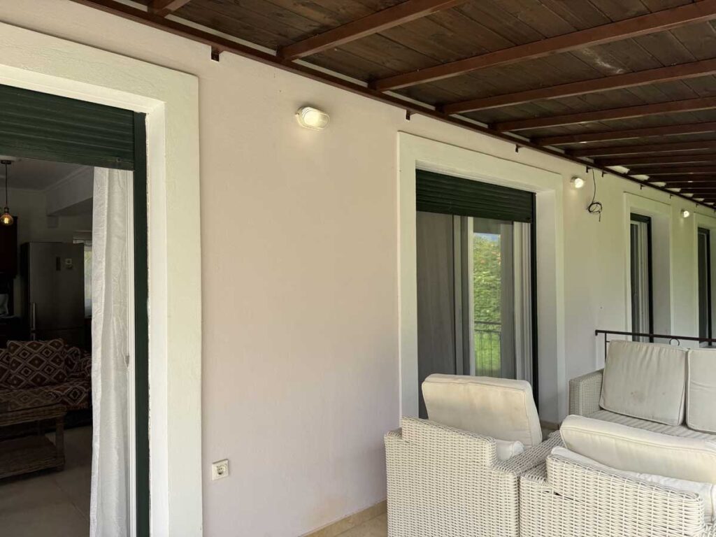 Modern Four Bedroom Villa with Guest Studio and Pool for Sale in Barbati, North East Corfu (23)