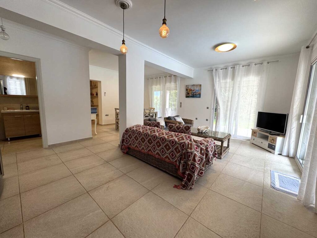 Modern Four Bedroom Villa with Guest Studio and Pool for Sale in Barbati, North East Corfu (9)