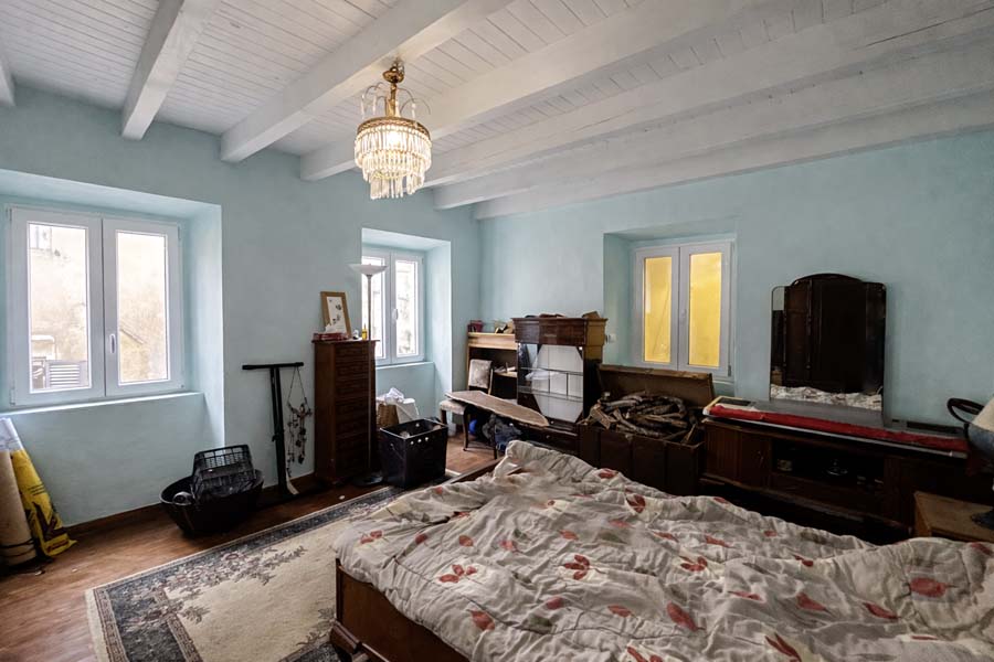 Listing photograph 19 of 25 of the apartment in Corfu Town, published by Chase Real Estate Corfu.