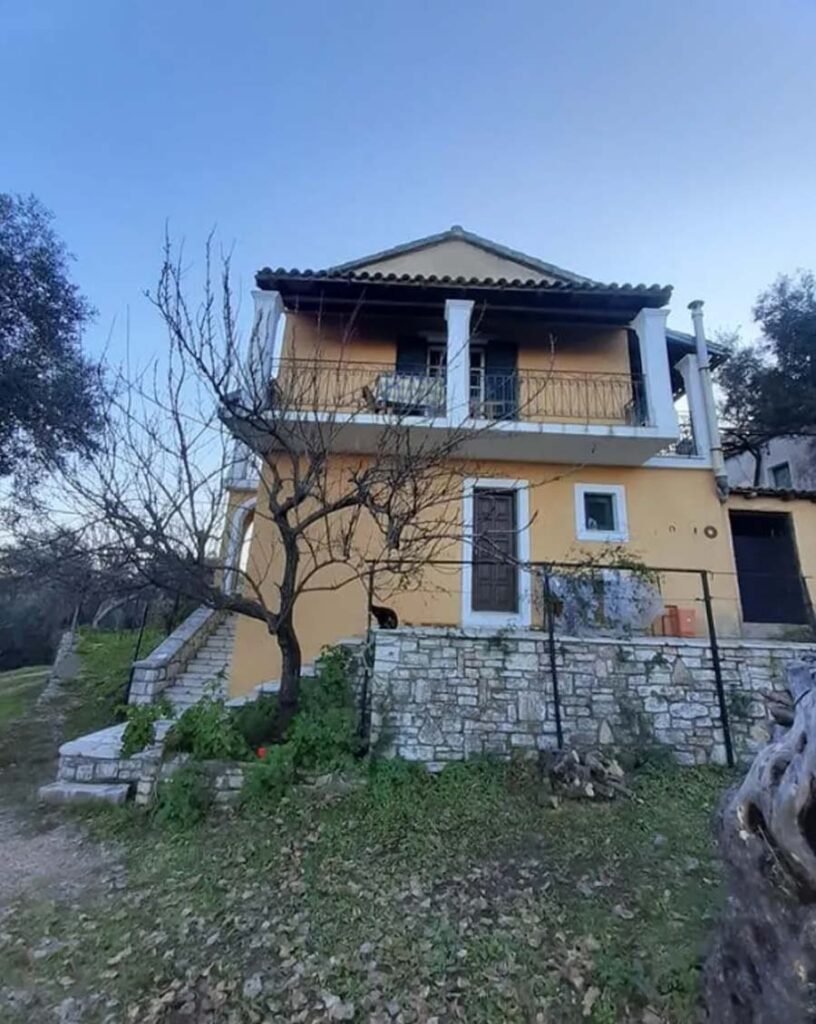 Three Bedroom House with Sea Views and Studio for Sale in Sinies, North East Corfu (10)