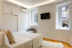 Three Bedroom Renovated Apartment with Sea View for Sale in Corfu Old Town (39)
