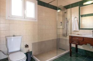 Three Bedroom Villa with Pool for Sale in Central Kassiopi, North East Corfu Exclusive with Chase Real Estate (11)
