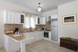 Three Bedroom Villa with Pool for Sale in Central Kassiopi, North East Corfu Exclusive with Chase Real Estate (21)