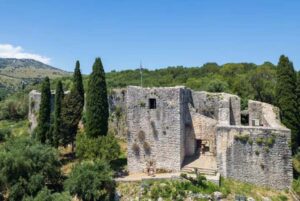 Three Bedroom Villa with Pool for Sale in Central Kassiopi, North East Corfu Exclusive with Chase Real Estate (28)