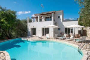 Three Bedroom Villa with Pool for Sale in Central Kassiopi, North East Corfu Exclusive with Chase Real Estate (32)