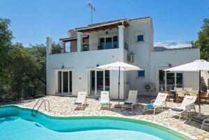 Three Bedroom Villa with Pool for Sale in Central Kassiopi, North East Corfu Exclusive with Chase Real Estate (37)