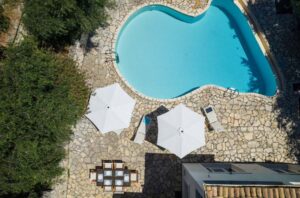 Three Bedroom Villa with Pool for Sale in Central Kassiopi, North East Corfu Exclusive with Chase Real Estate (38)