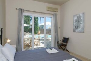 Three Bedroom Villa with Pool for Sale in Central Kassiopi, North East Corfu Exclusive with Chase Real Estate (4)