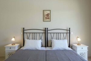 Three Bedroom Villa with Pool for Sale in Central Kassiopi, North East Corfu Exclusive with Chase Real Estate (5)