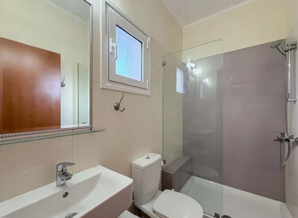 Three Bedroom Villa with Pool for Sale in Korakiana, North Corfu (24)