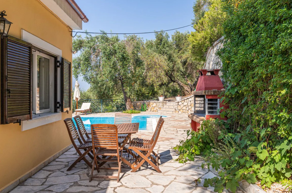 Listing photograph 11 of 19 of the house in Nissaki, published by Chase Real Estate Corfu.
