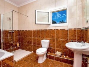 4 Bedroom House on 5,172 m² Plot with Expansion Potential in Ag. Ilias (14)
