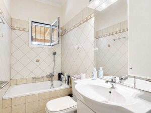 6 Bedroom Family Home with Separate Guest Accommodation in Alykes Potamou (21)