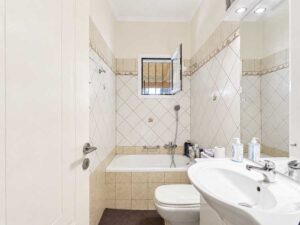 6 Bedroom Family Home with Separate Guest Accommodation in Alykes Potamou (29)