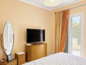 6 Bedroom Family Home with Separate Guest Accommodation in Alykes Potamou (35)