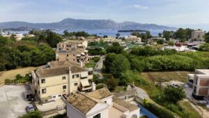 6 Bedroom Family Home with Separate Guest Accommodation in Alykes Potamou (6)